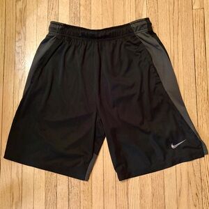Nike men’s black dri-fit athletic basketball shorts – medium